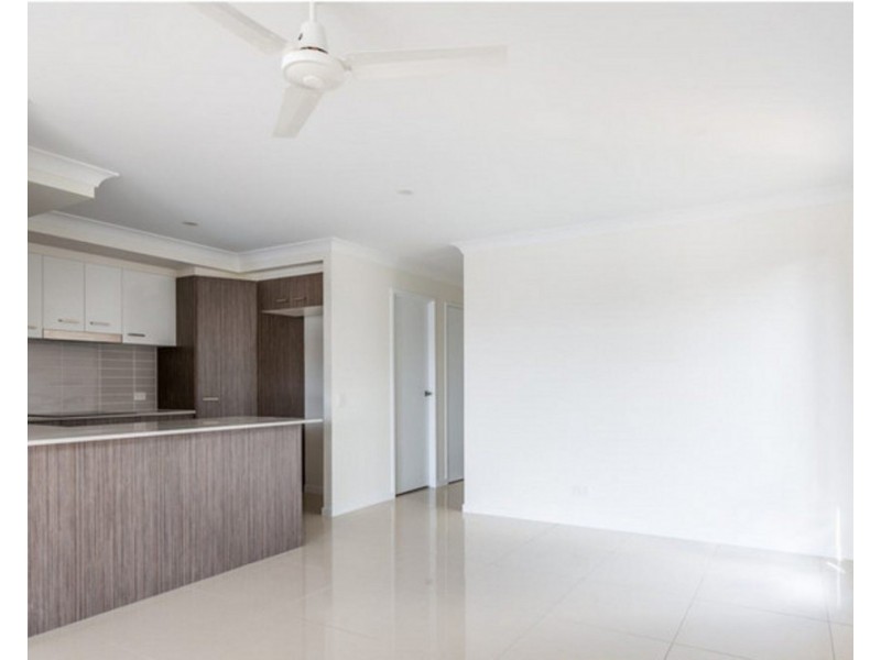 2/11 McInnes Crescent, Glenvale QLD 4350