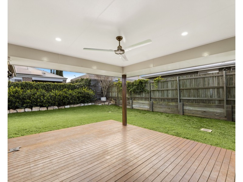 7 Renshaw Crescent, Kearneys Spring QLD 4350