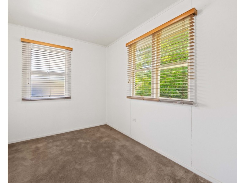 17 Berghofer Street, Rockville QLD 4350