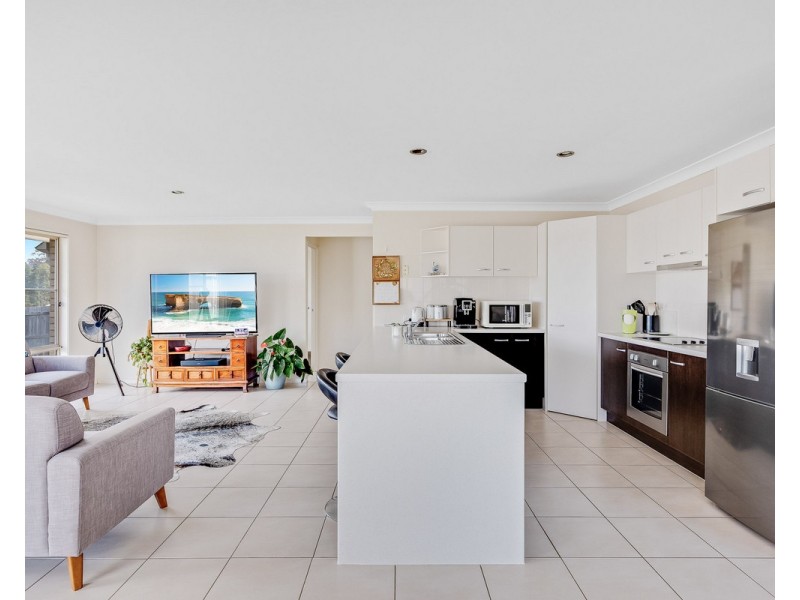 8 High Court Drive, Wilsonton Heights QLD 4350