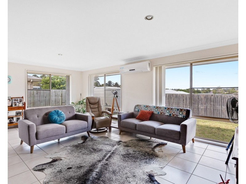 8 High Court Drive, Wilsonton Heights QLD 4350