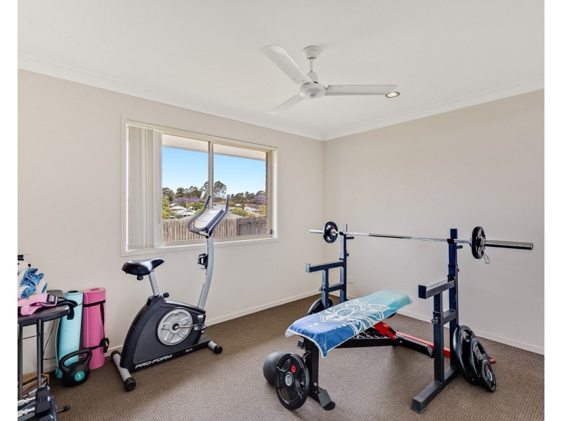 8 High Court Drive, Wilsonton Heights QLD 4350