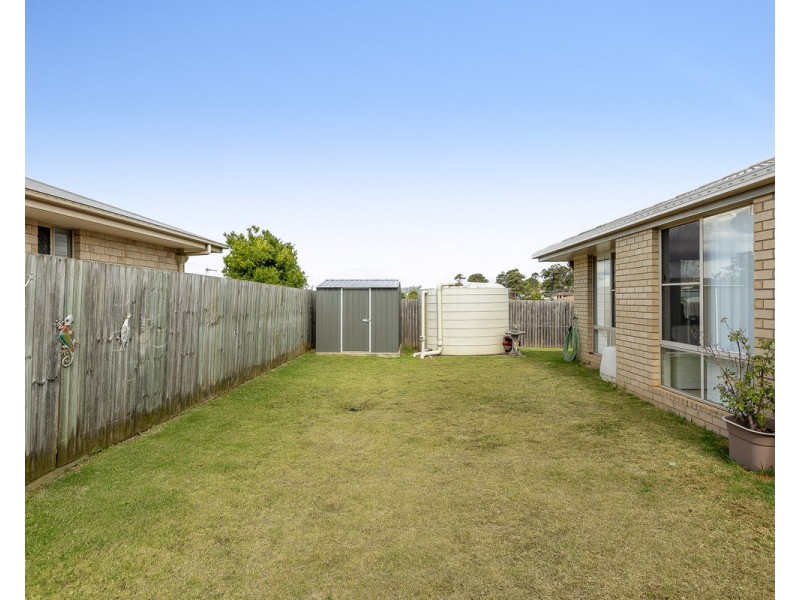 8 High Court Drive, Wilsonton Heights QLD 4350