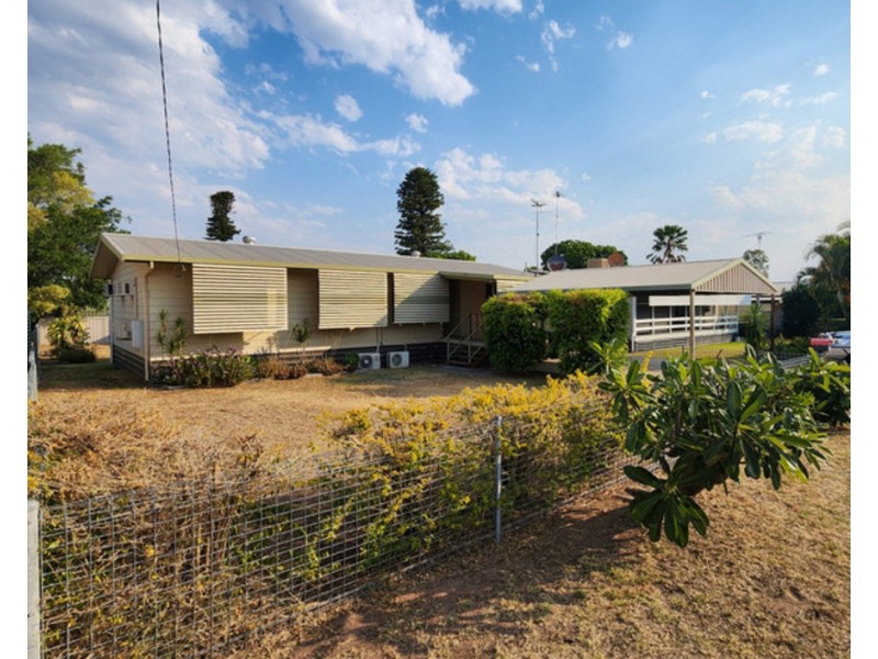 12 Hamilton Street, Moura QLD 4718