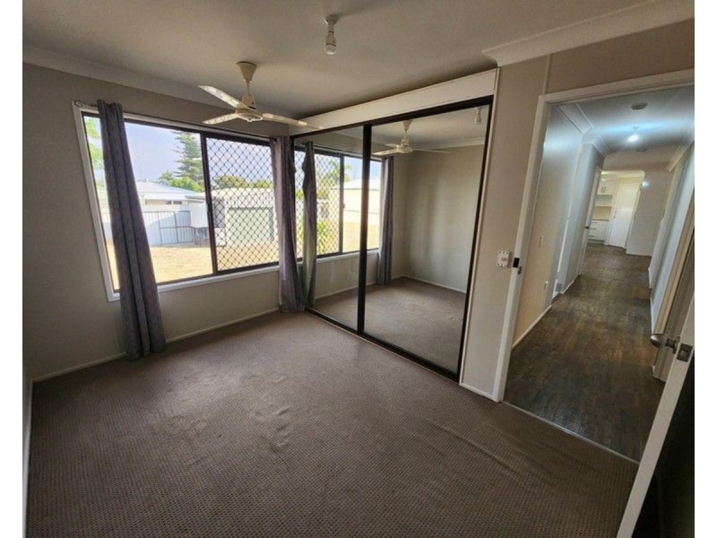 12 Hamilton Street, Moura QLD 4718