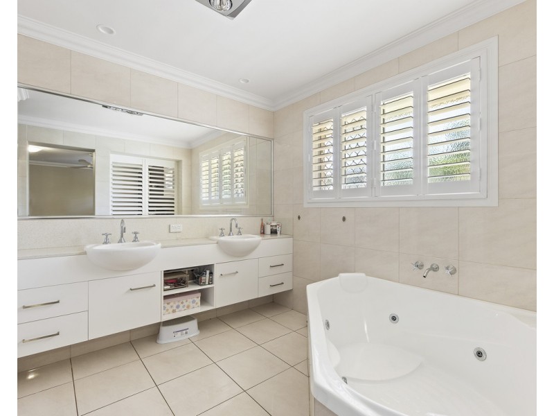 12 Bonville Court, Middle Ridge QLD 4350