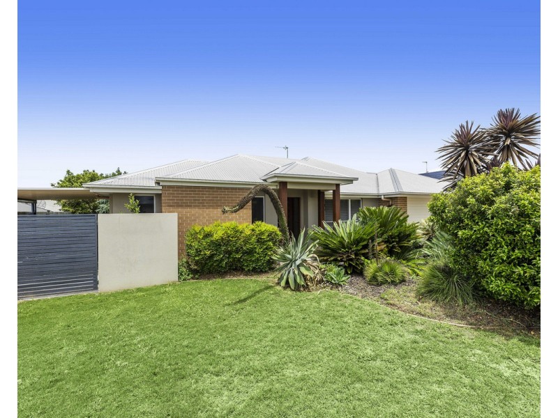 322 Ramsay Street, Middle Ridge QLD 4350