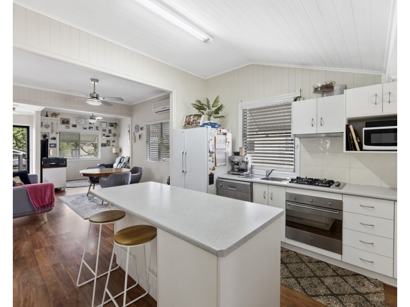 26 Henderson Street, Newtown QLD 4350