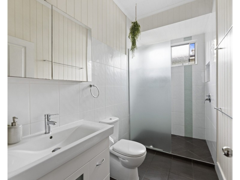 26 Henderson Street, Newtown QLD 4350