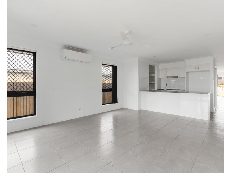 19 Whitewood Way, Cotswold Hills QLD 4350