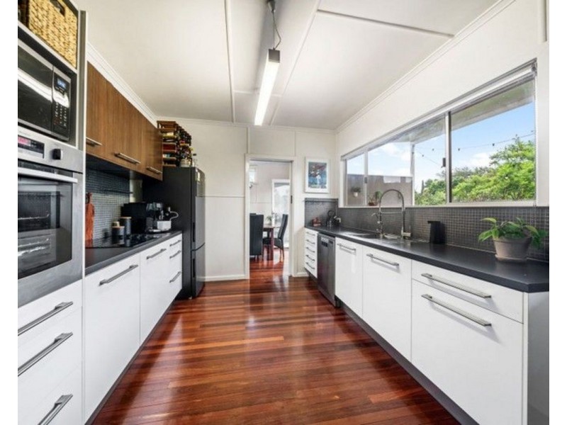 9 Erbacher Street, Centenary Heights QLD 4350