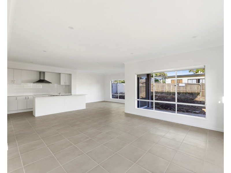 1a Leawarra Street, Wilsonton QLD 4350