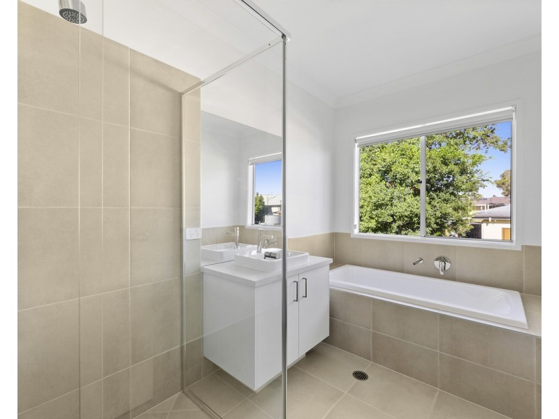 1a Leawarra Street, Wilsonton QLD 4350