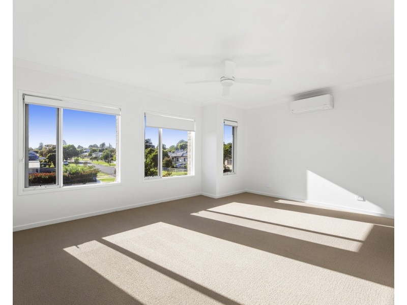 1a Leawarra Street, Wilsonton QLD 4350