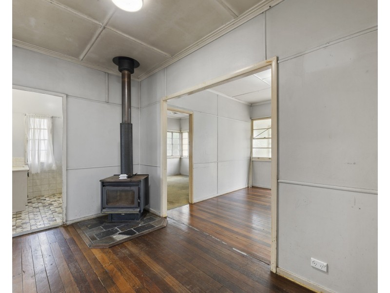 22 Alfred Street, Cambooya QLD 4358