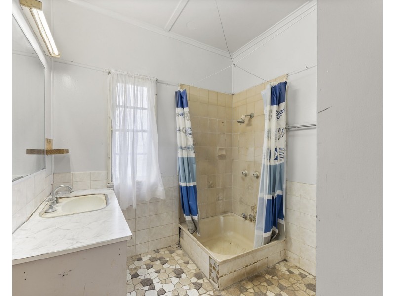 22 Alfred Street, Cambooya QLD 4358