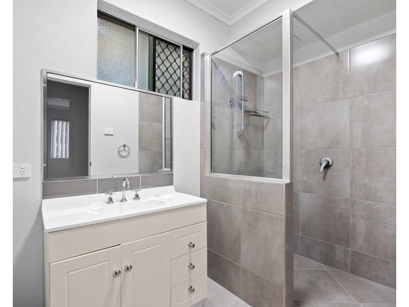 1/277a James Street, Newtown QLD 4350