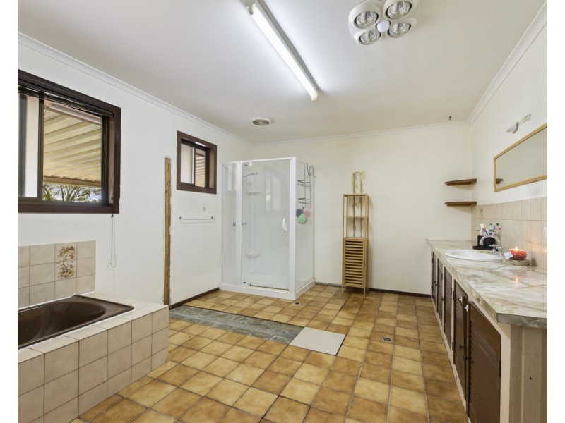 9 Emmanulla Drive, Kingsthorpe QLD 4400