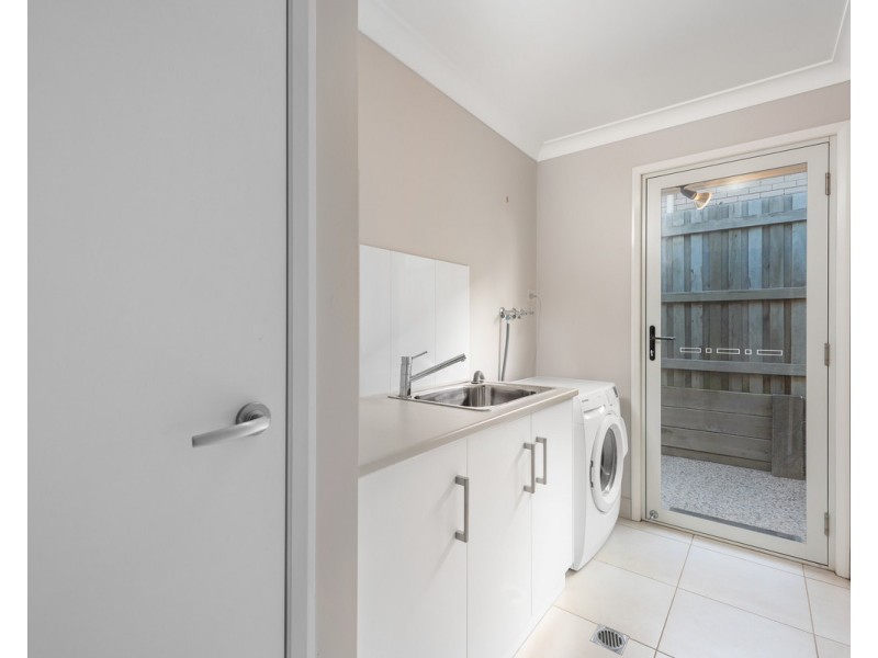 2/8 McMorrow Street, Kearneys Spring QLD 4350