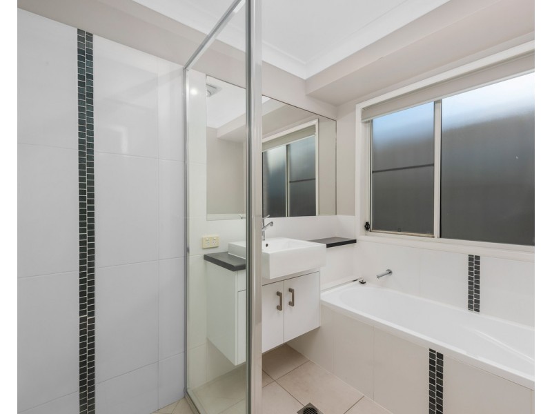 2/8 McMorrow Street, Kearneys Spring QLD 4350