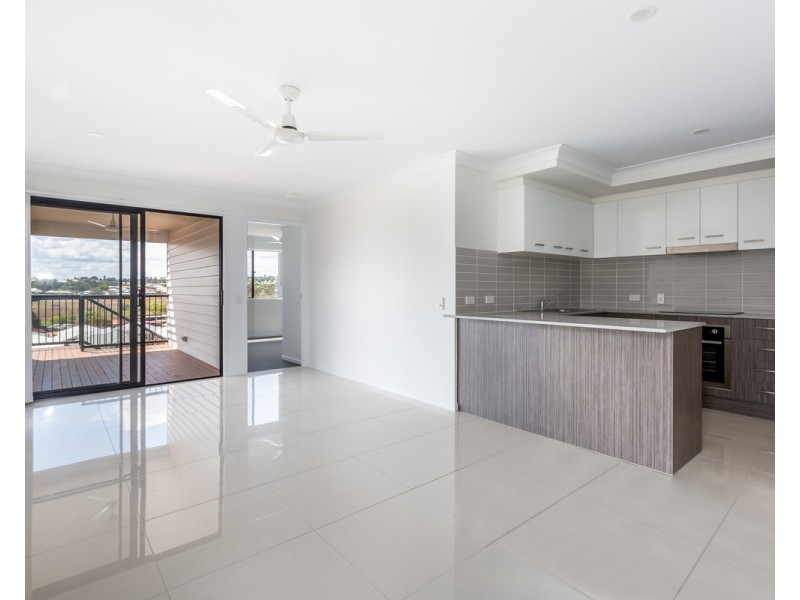 2/11 McInnes Crescent, Glenvale QLD 4350