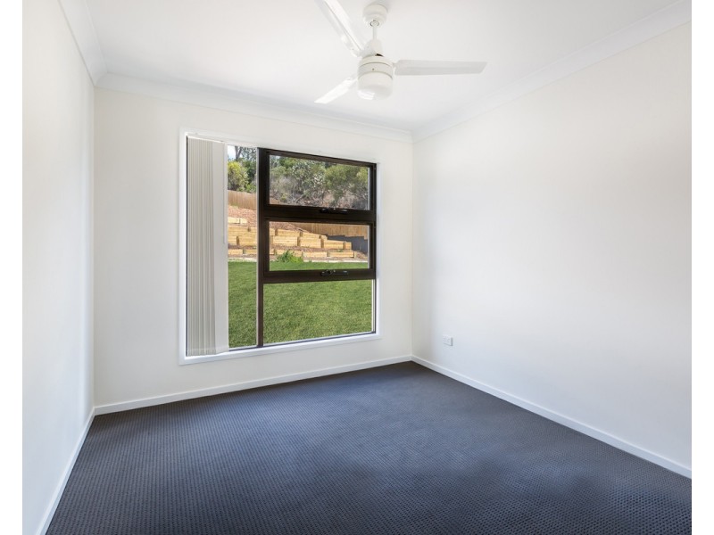 2/11 McInnes Crescent, Glenvale QLD 4350