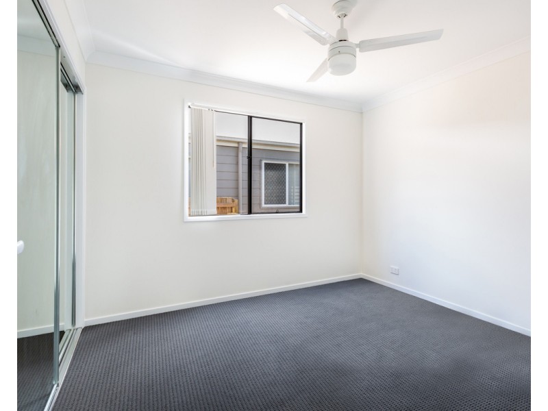 2/11 McInnes Crescent, Glenvale QLD 4350