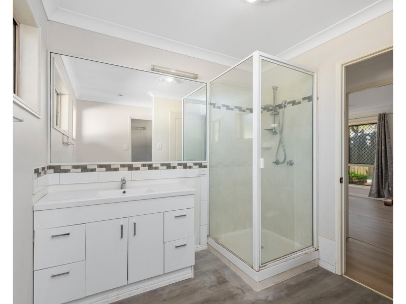 271 New England Highway, Harlaxton QLD 4350