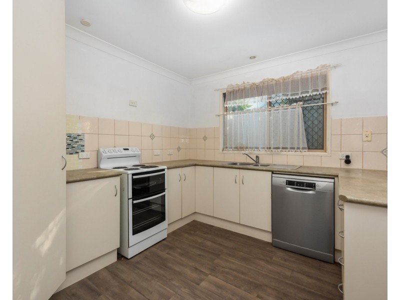 271 New England Highway, Harlaxton QLD 4350