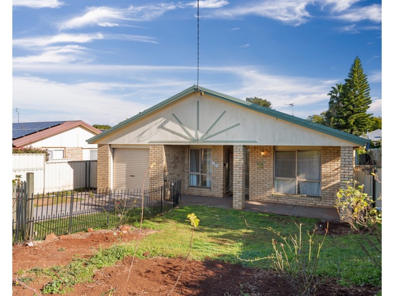 271 New England Highway, Harlaxton QLD 4350
