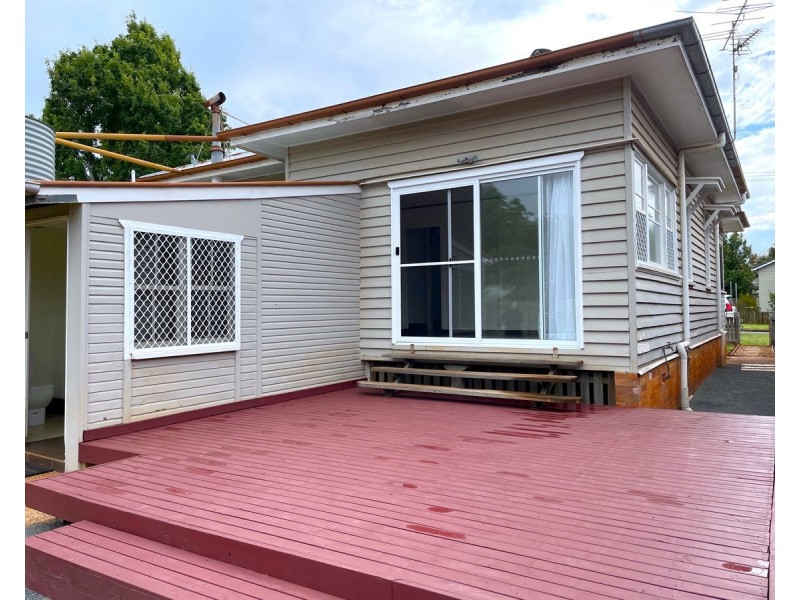 28 Ranfurly Street, Newtown QLD 4350