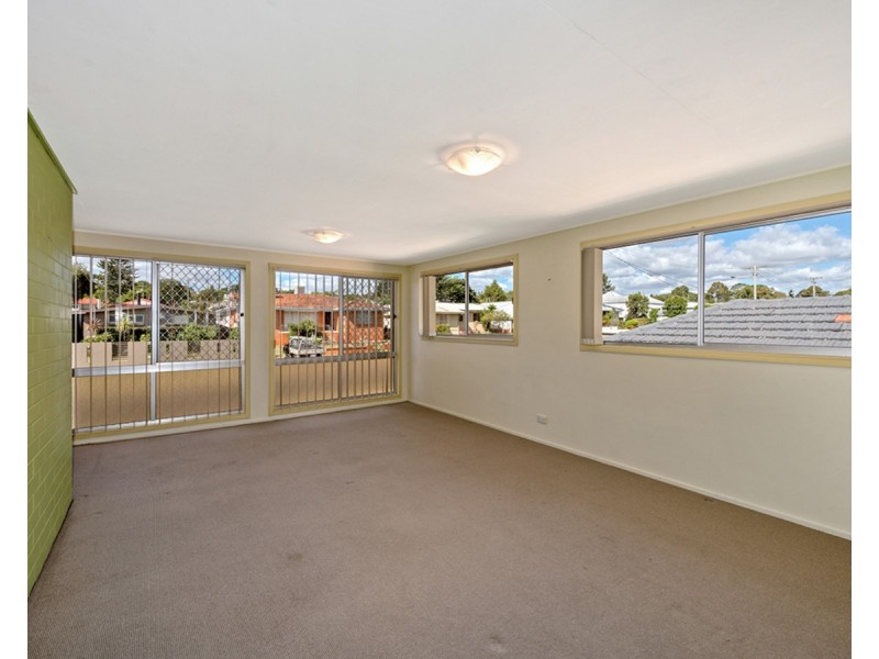 7 Winifred Street, South Toowoomba QLD 4350