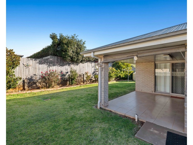 8 Lanagan Court, Middle Ridge QLD 4350