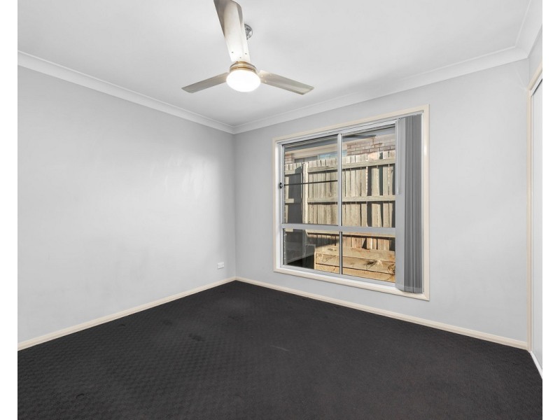 2/227 Greenwattle Street, Cranley QLD 4350