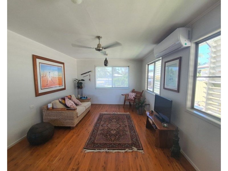 19 Stephenson Street, Moura QLD 4718