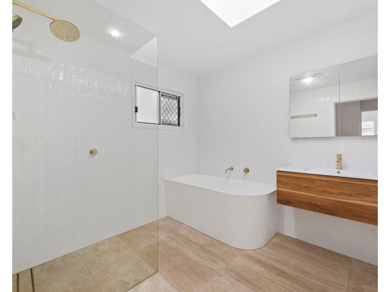 14 Talinga Street, Mount Lofty QLD 4350