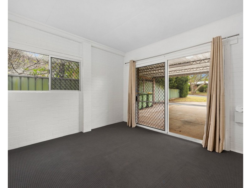 14 Talinga Street, Mount Lofty QLD 4350