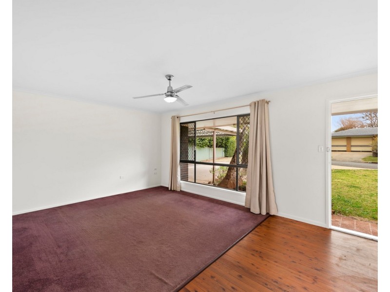 14 Talinga Street, Mount Lofty QLD 4350