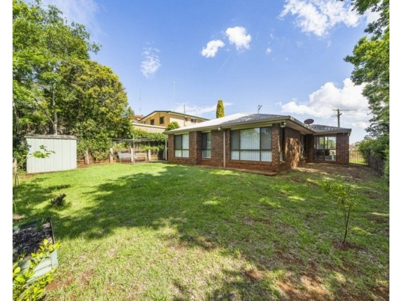 15 Irving Court, Harlaxton QLD 4350