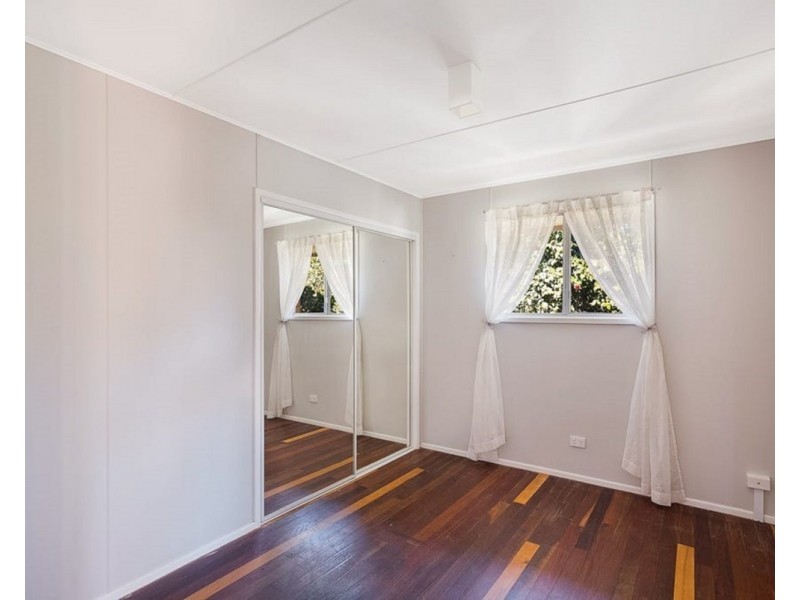 328 West Street, Kearneys Spring QLD 4350