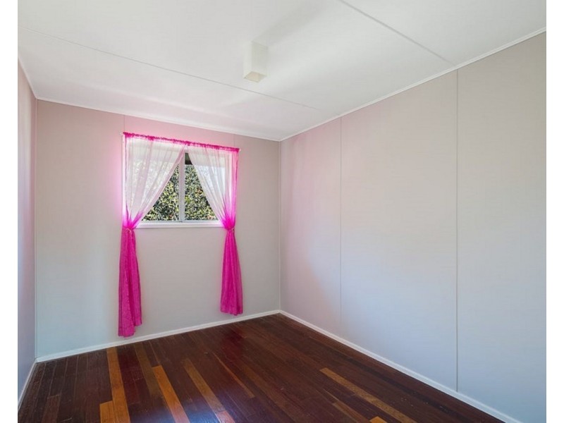 328 West Street, Kearneys Spring QLD 4350