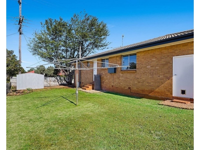 328 West Street, Kearneys Spring QLD 4350