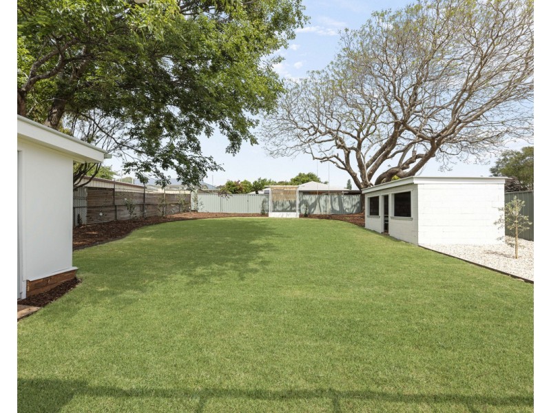 10 Avondale Street, Newtown QLD 4350