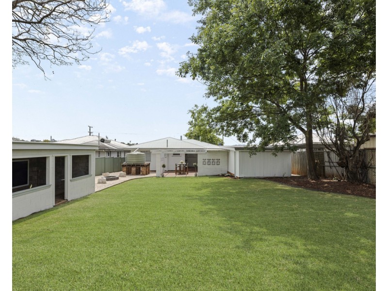 10 Avondale Street, Newtown QLD 4350