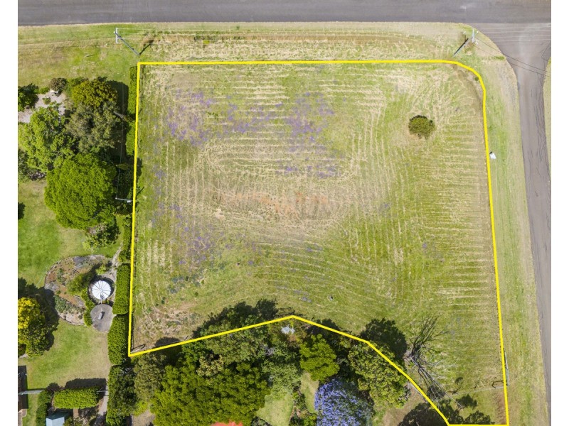 6 Doyle Court, Top Camp QLD 4350