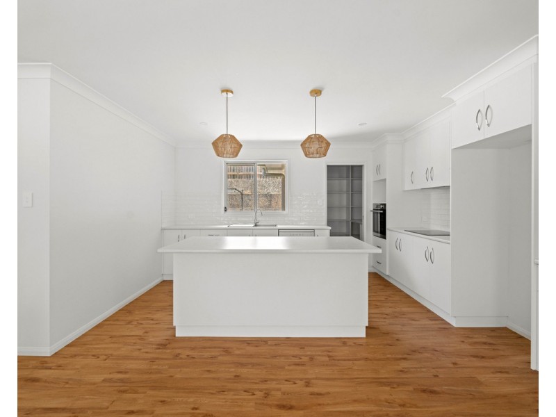 16 Wolff Street, Cotswold Hills QLD 4350