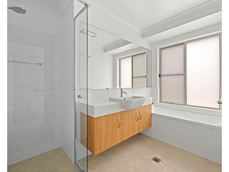 16 Wolff Street, Cotswold Hills QLD 4350