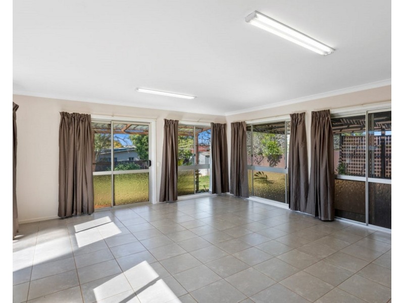 24 Noll Street, Kearneys Spring QLD 4350