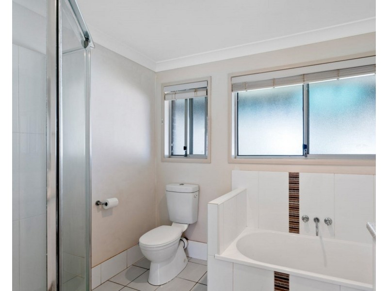 24 Noll Street, Kearneys Spring QLD 4350