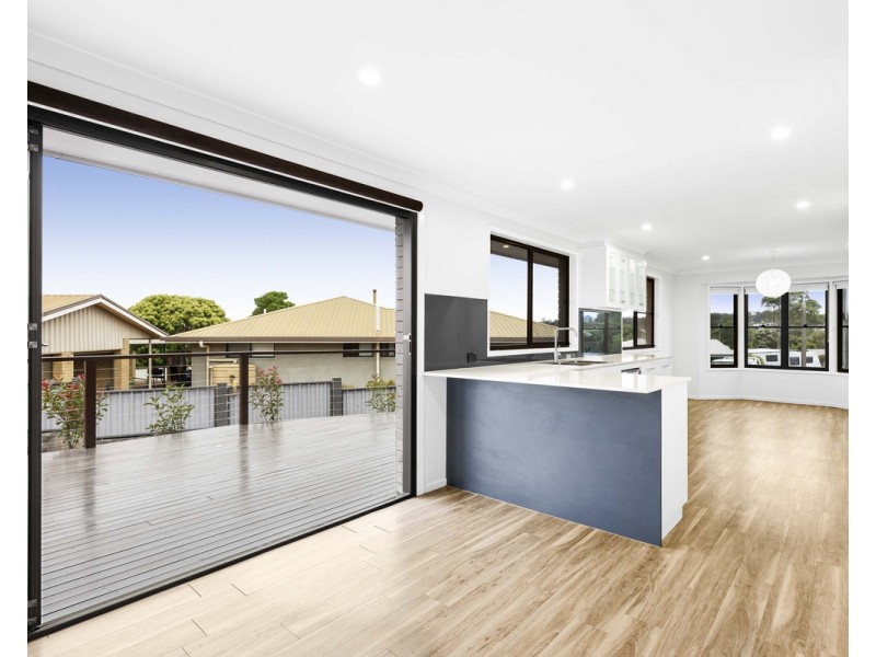 15 Zoe Court, Centenary Heights QLD 4350